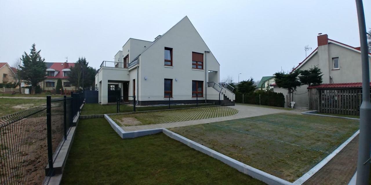 Apartament Z Ogrodkiem Trzesacz Bagian luar foto