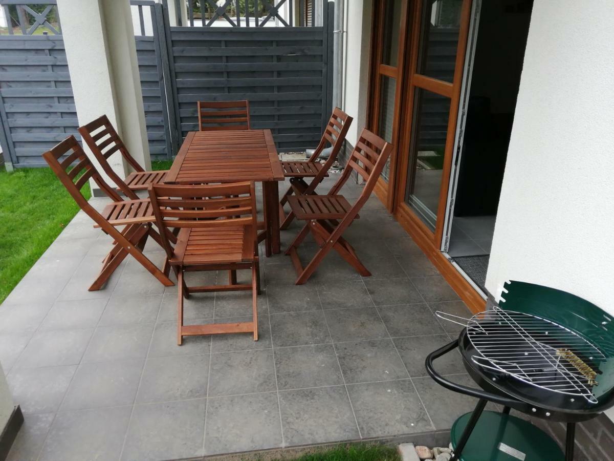 Apartament Z Ogrodkiem Trzesacz Bagian luar foto