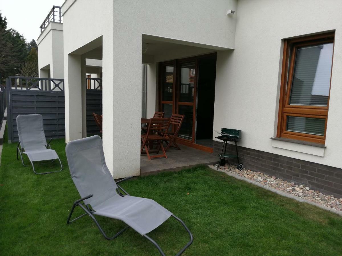 Apartament Z Ogrodkiem Trzesacz Bagian luar foto